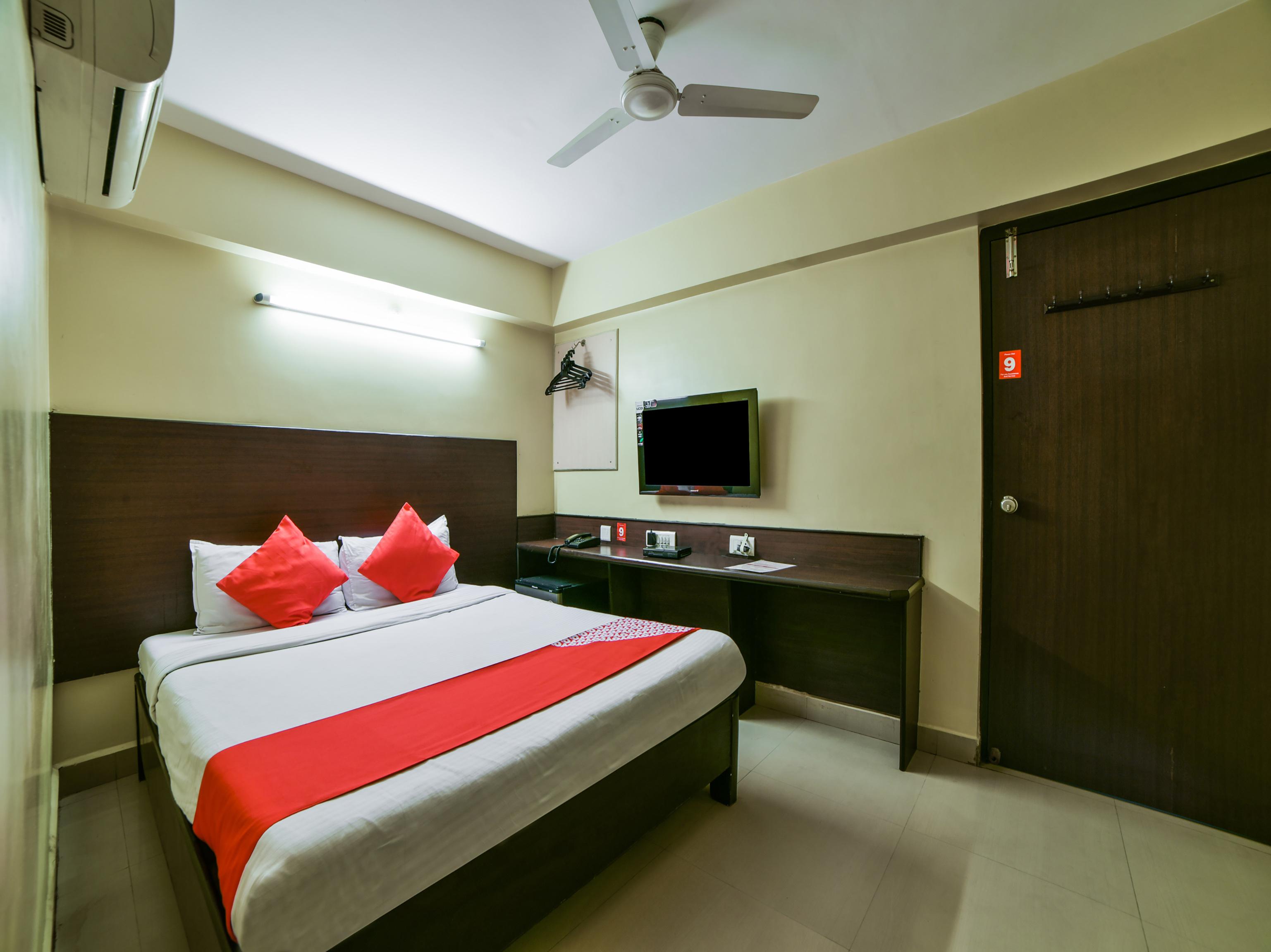 Oyo 2840 Kanha Grand Haiderabad Buitenkant foto