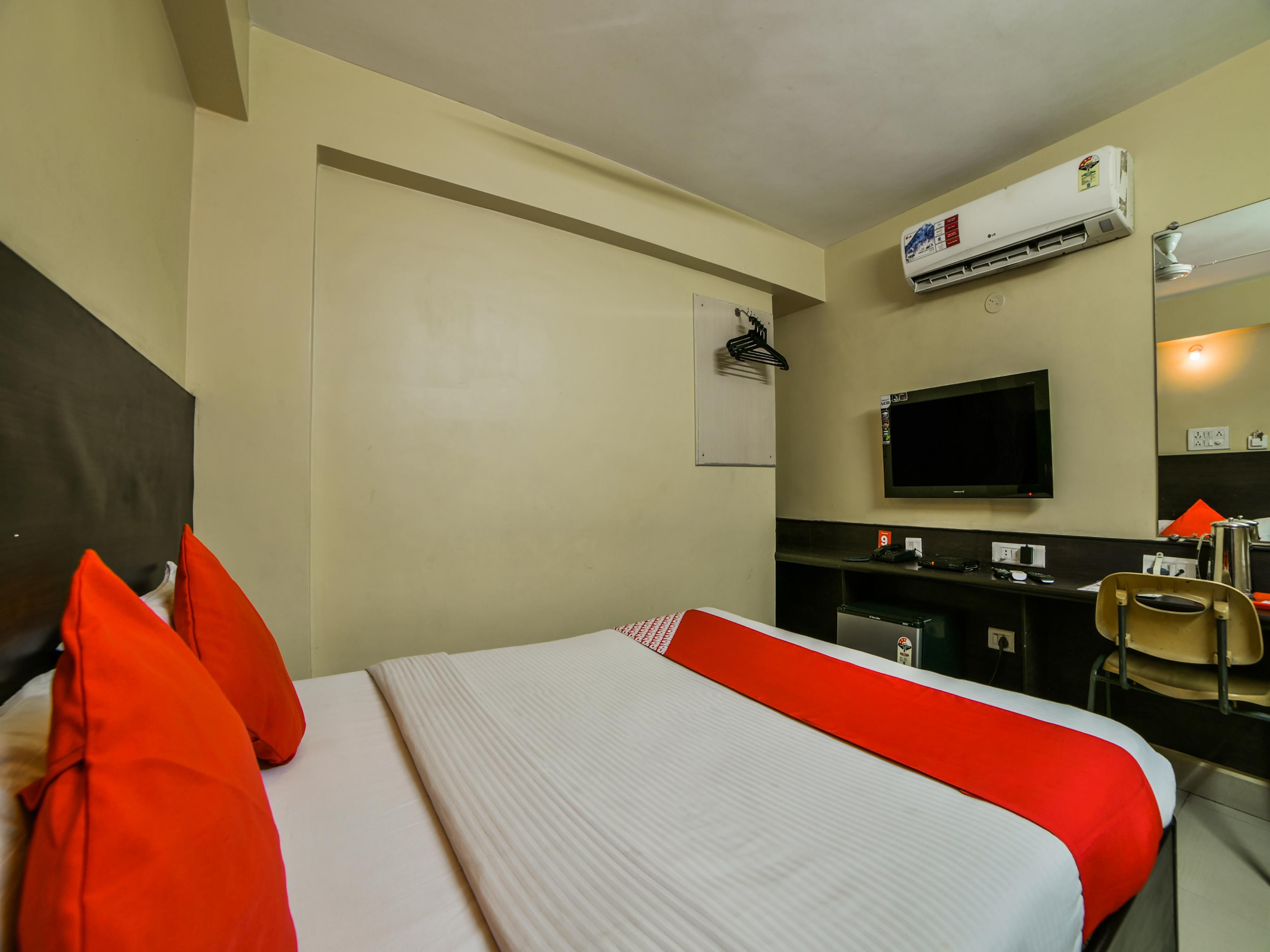 Oyo 2840 Kanha Grand Haiderabad Buitenkant foto