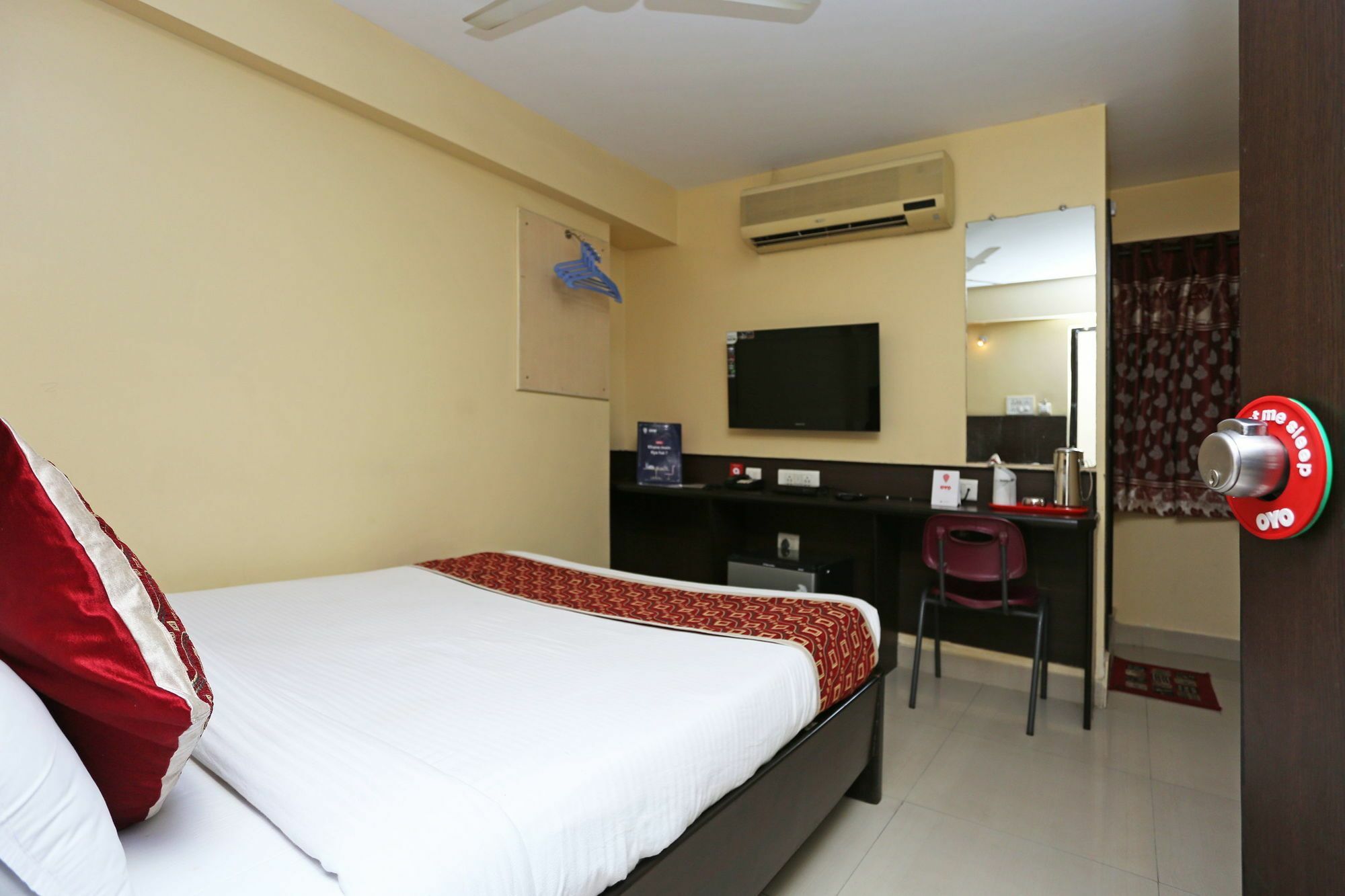 Oyo 2840 Kanha Grand Haiderabad Buitenkant foto