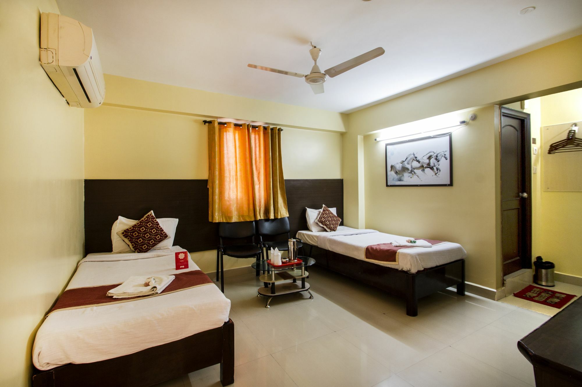 Oyo 2840 Kanha Grand Haiderabad Buitenkant foto